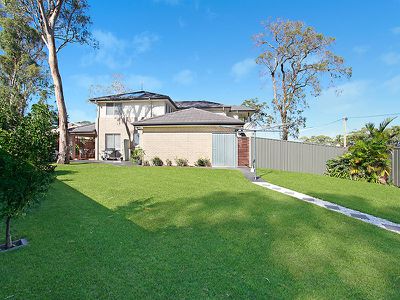 2 Lake View Ave, Brightwaters