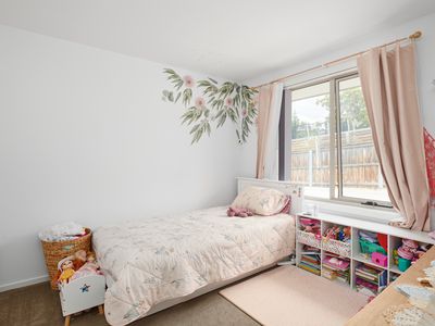 2 / 5 Space Court, Snug