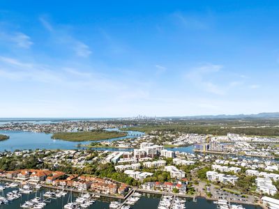 513 / 66 Sickle Avenue, Hope Island