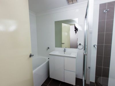 9 / 2 Dressler Court, Merrylands
