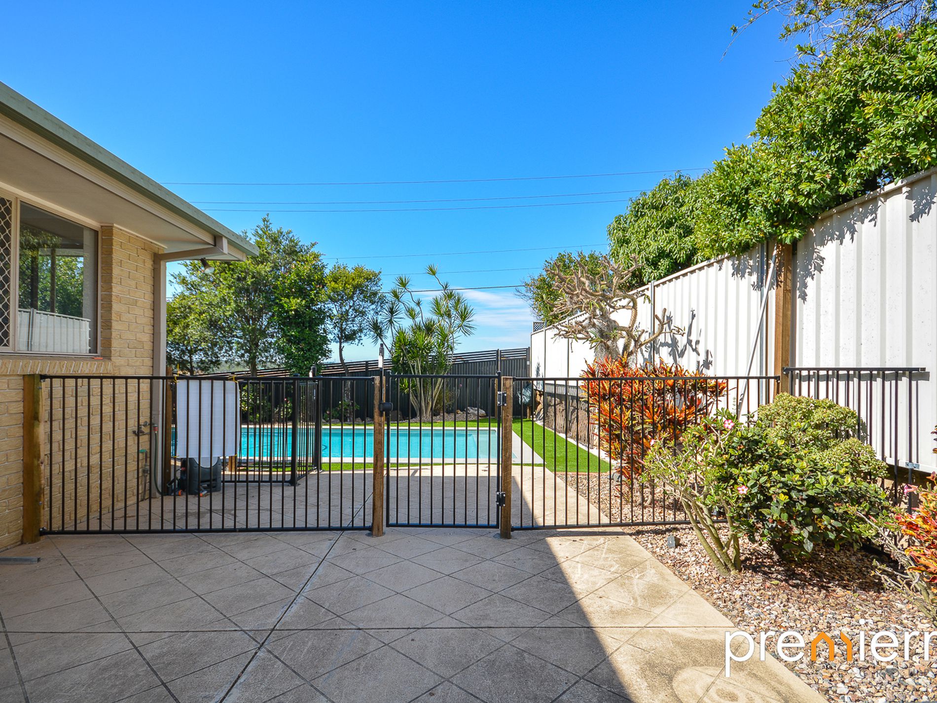 8 Dawson Court, Collingwood Park