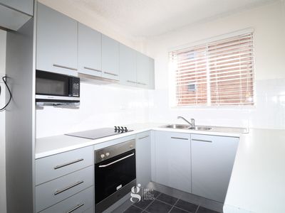 4 / 28 Meadow Crescent, Meadowbank