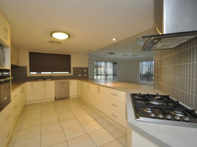 17 William Farrer Drive, Dubbo