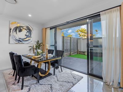 11 / 10 Zircon Close, Rochedale