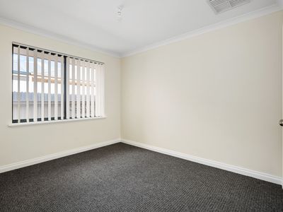 14 Smythe Drive, Broadwood