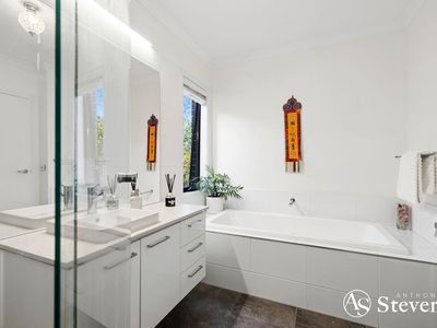 18 Parkside Avenue, Romsey