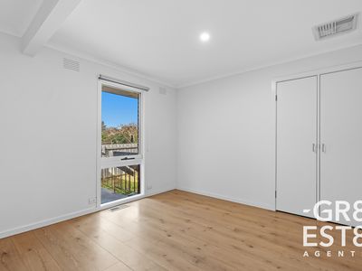 1 / 5 Broadwalk Grove, Endeavour Hills