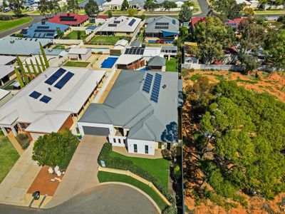 5 Buchanan Court, Somerville