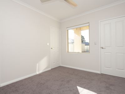 9C Chichester Way, Nollamara