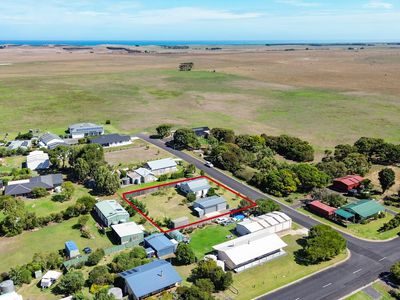 1 Holloway Street, Donovans