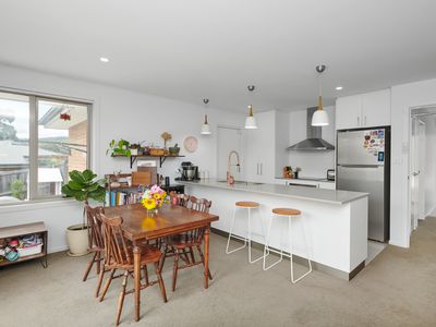 2 / 5 Space Court, Snug