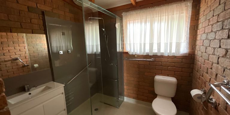 2A Lewis Street, Euroa