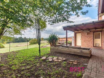 2 / 28 Dees Close, Gormans Hill