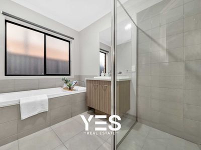 7 Mossbank Road, Cranbourne East
