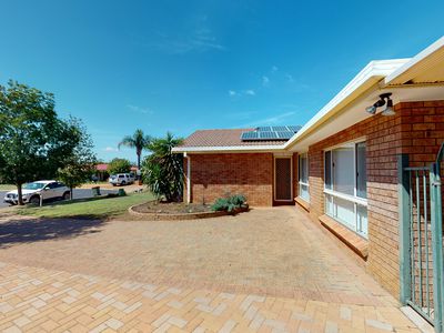 9 Gregory Court, Dubbo