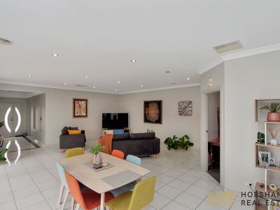 1 / 62 McTavish Boulevard, Horsham