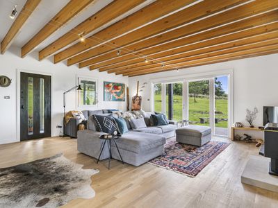 338 Dulcia Road, Gordon