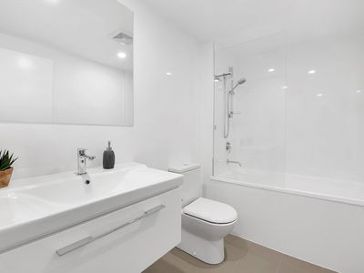 RHODES APARTMENTS - CAPALABA