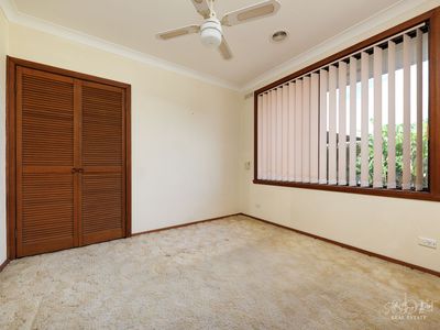 12 MAYFAIR DRIVE, Wodonga