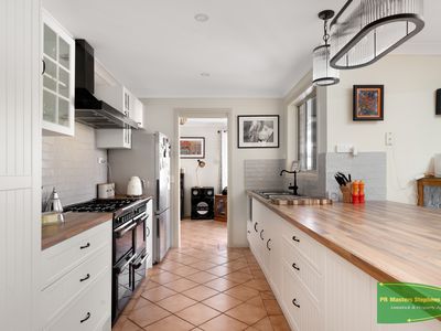 72 Cedar Drive, Llanarth