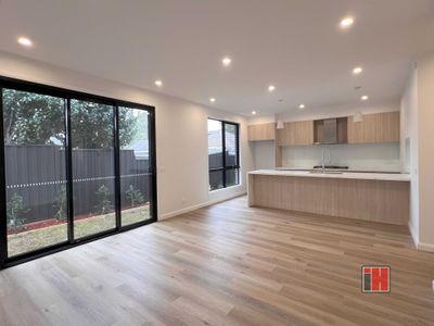 8A Norma Court, Avondale Heights