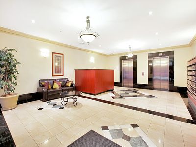 1205 / 1 Hosking Place, Sydney