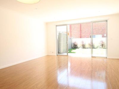 2 / 2 Gibbons Lane, Arncliffe