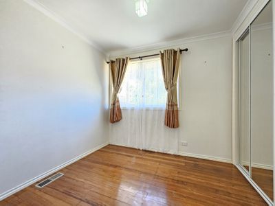 8 Paynes Road, Mount Waverley