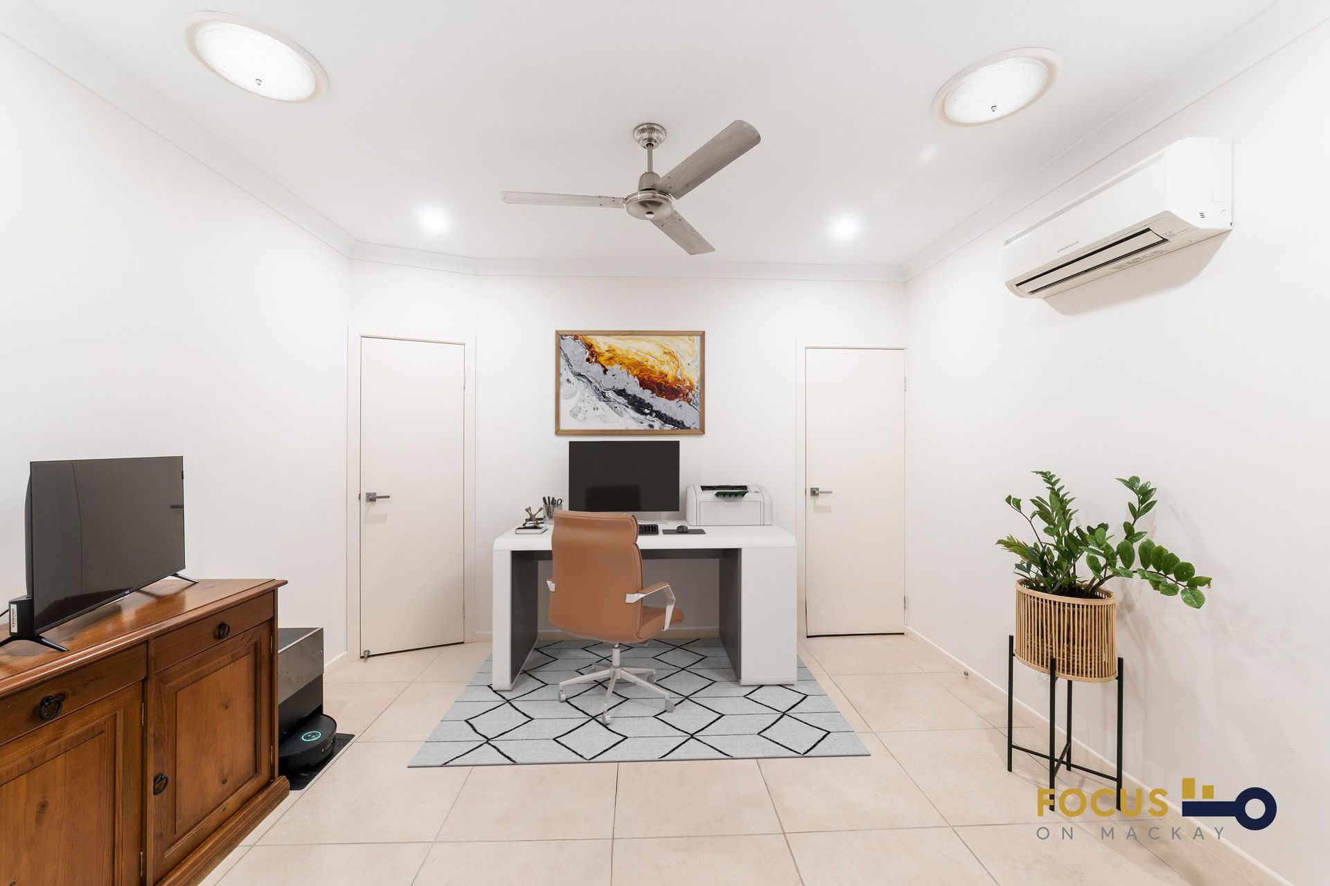 House / 6 Pavillion Court, Glenella