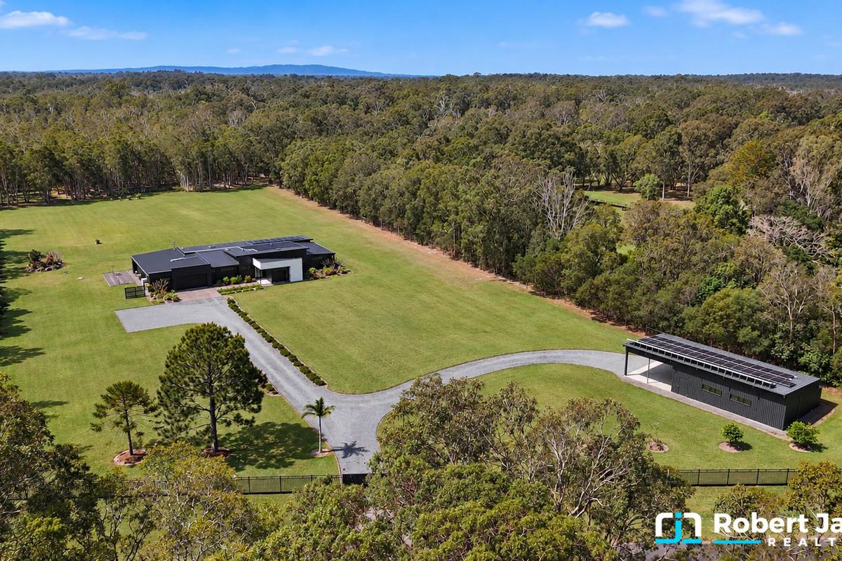 24 Amaroo Place, Cooroibah
