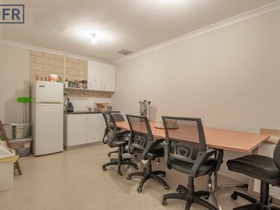 1/6 Toynbee Way, Port Kennedy