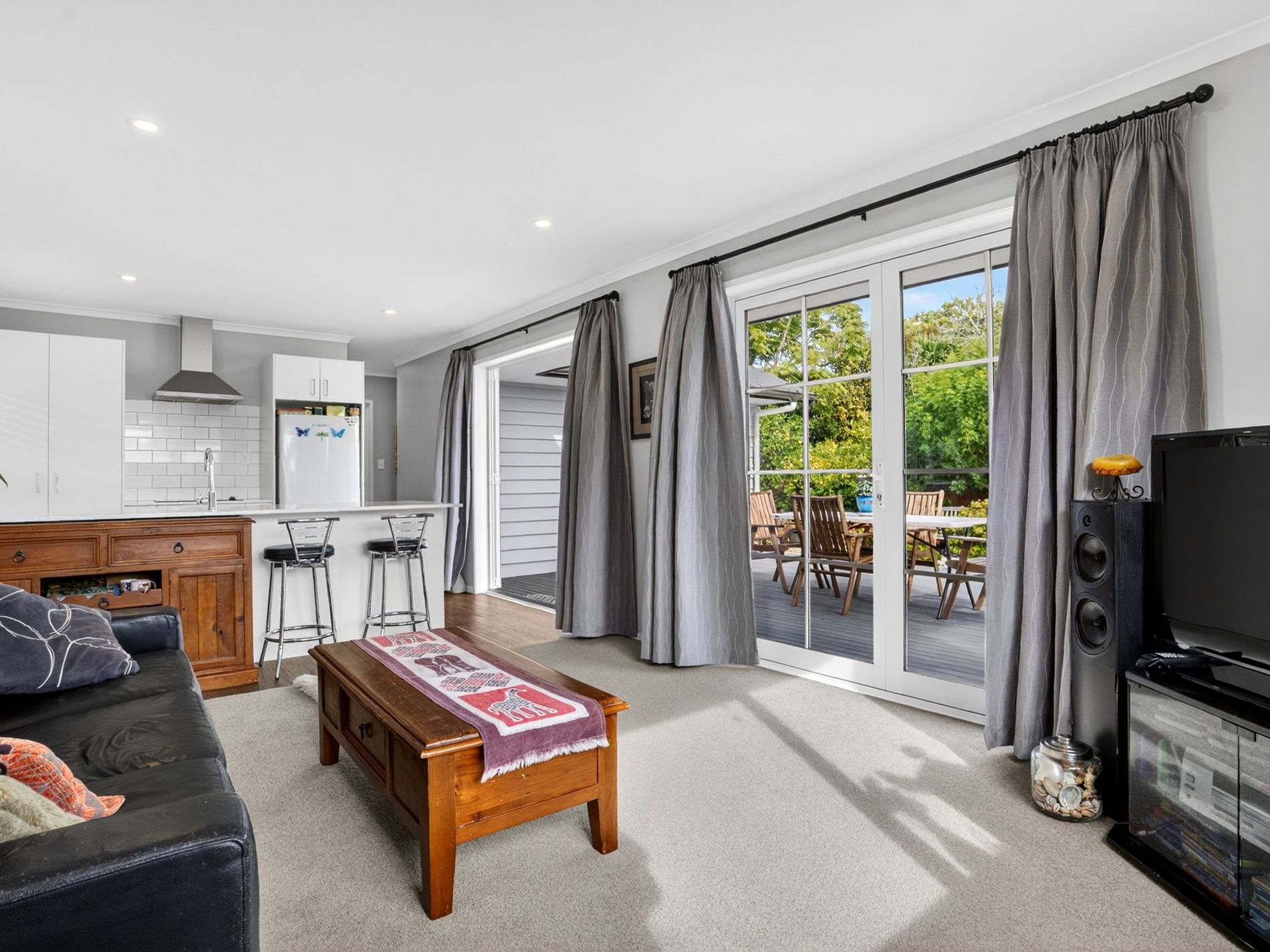 20 & 20A Brian Crescent, Stanmore Bay