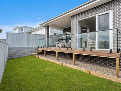 20 Aurora Avenue, Dunmore