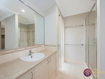 39 Sellafield Bend, Waikiki