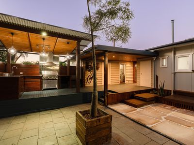 10 Brooke Avenue, Southport