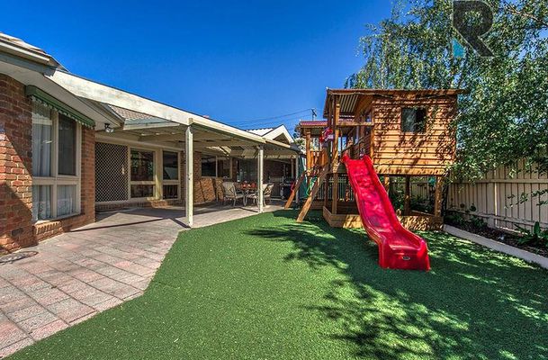 1 Farnborough Avenue, Craigieburn