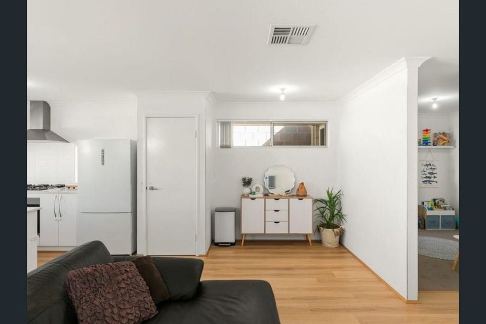 24 Nyilla Approach, Baldivis