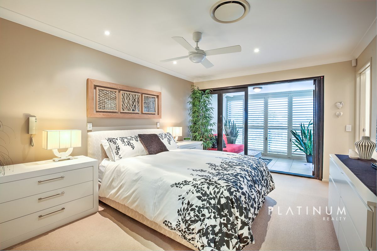 1 / 7 Miami Key, Broadbeach Waters