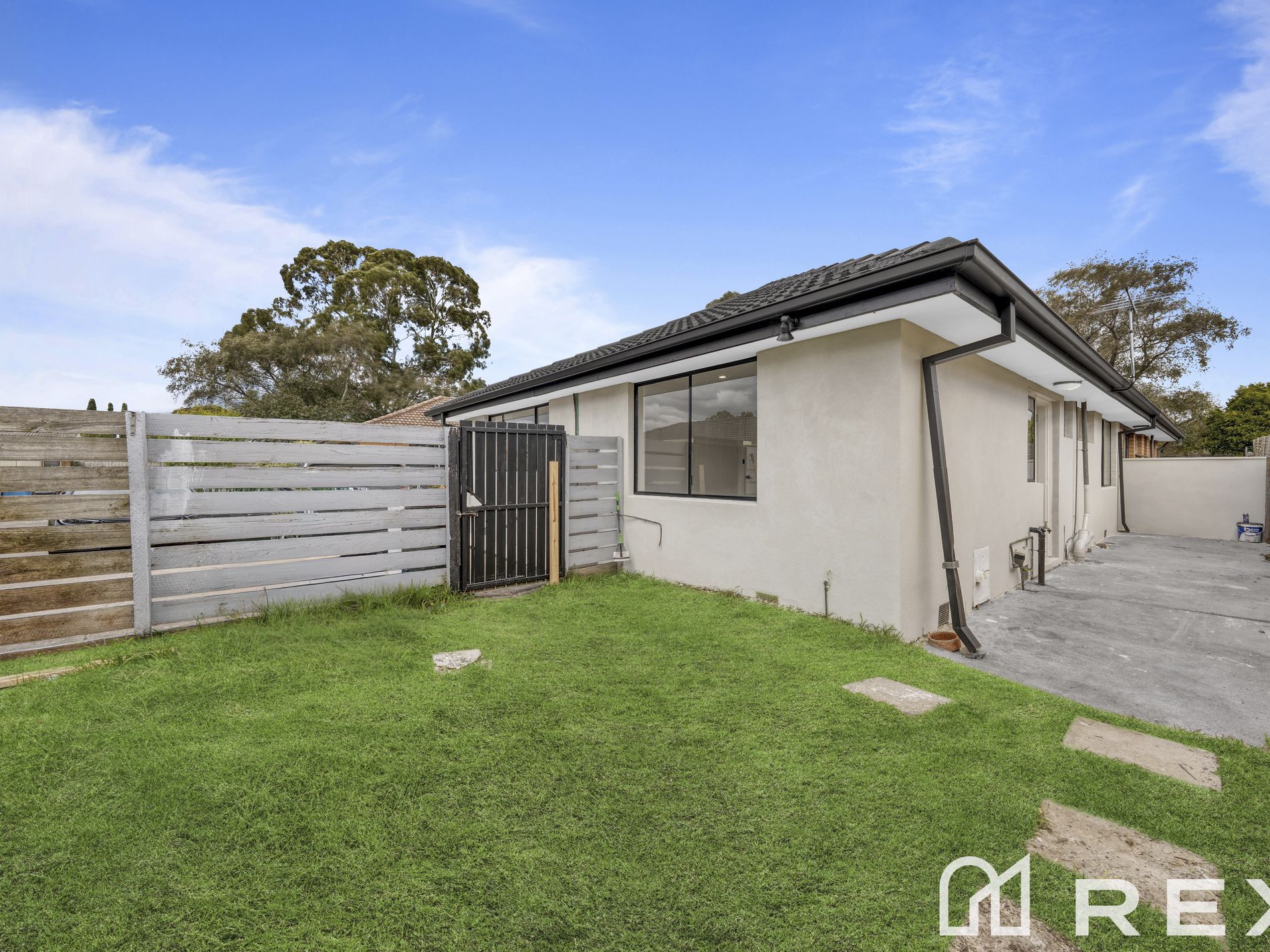 2 / 16-18 Heywood Crescent, Cranbourne North