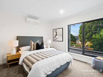 8 / 18 Stapley Crescent, Altona North