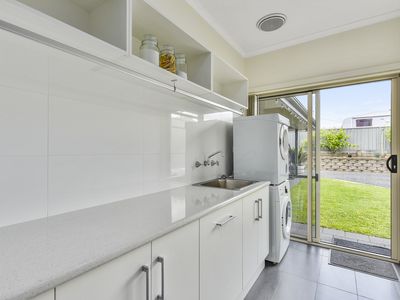 2 Birkdale Court, Worrolong