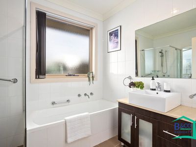 4 / 20-22 Greenacre Road, Wollongong