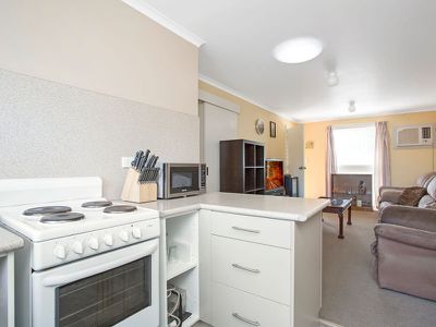 2 / 63 Esplanade, Port Willunga