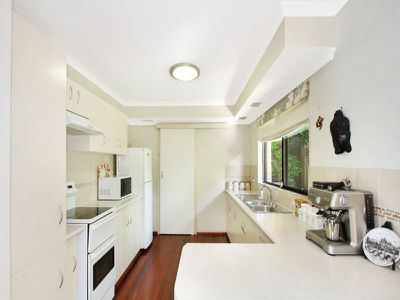 15 Peterborough Avenue, Lake Illawarra