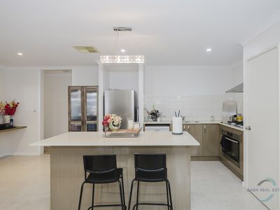 68 Leschenault Loop, Banksia Grove