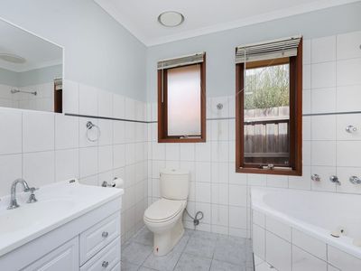 33 Kathleen Crescent, Hoppers Crossing