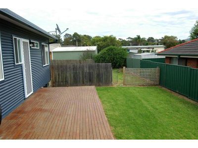 42 Lakeside Drive, Eden