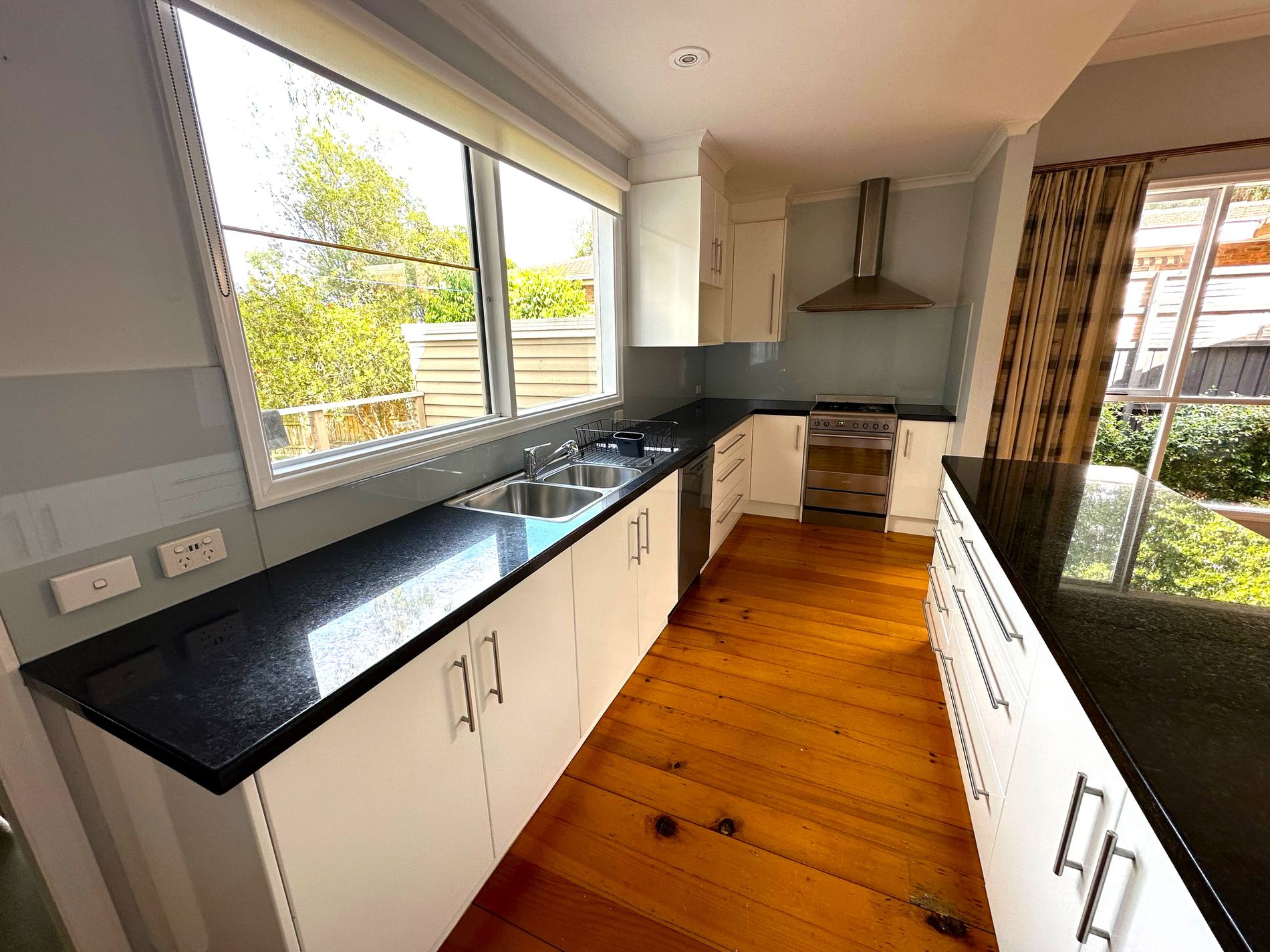 10 Montrose Street, Surrey Hills