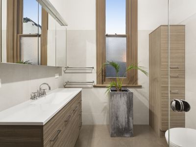8 West Beach Road, St Kilda West