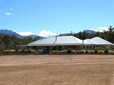 11 Twin Rivers Lane, Grove